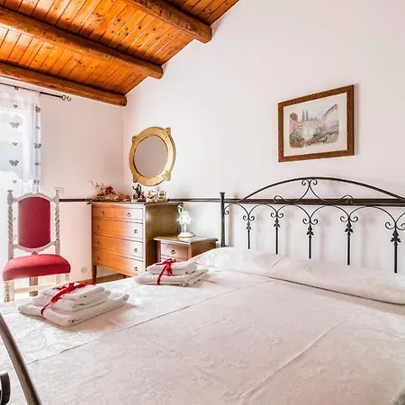 Degli Ulivi Holiday home *